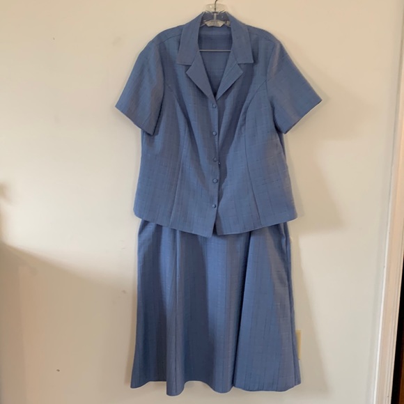 2 piece skirt set - Picture 1 of 10